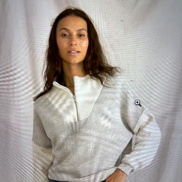 Perfect White Tee Tyra Fleece - Picture 1 of 5